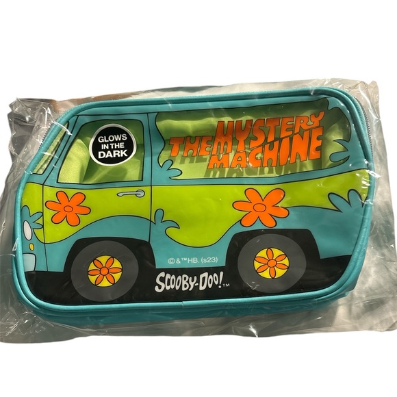 Wet N Wild Scooby Doo make up bag - Picture 2 of 2